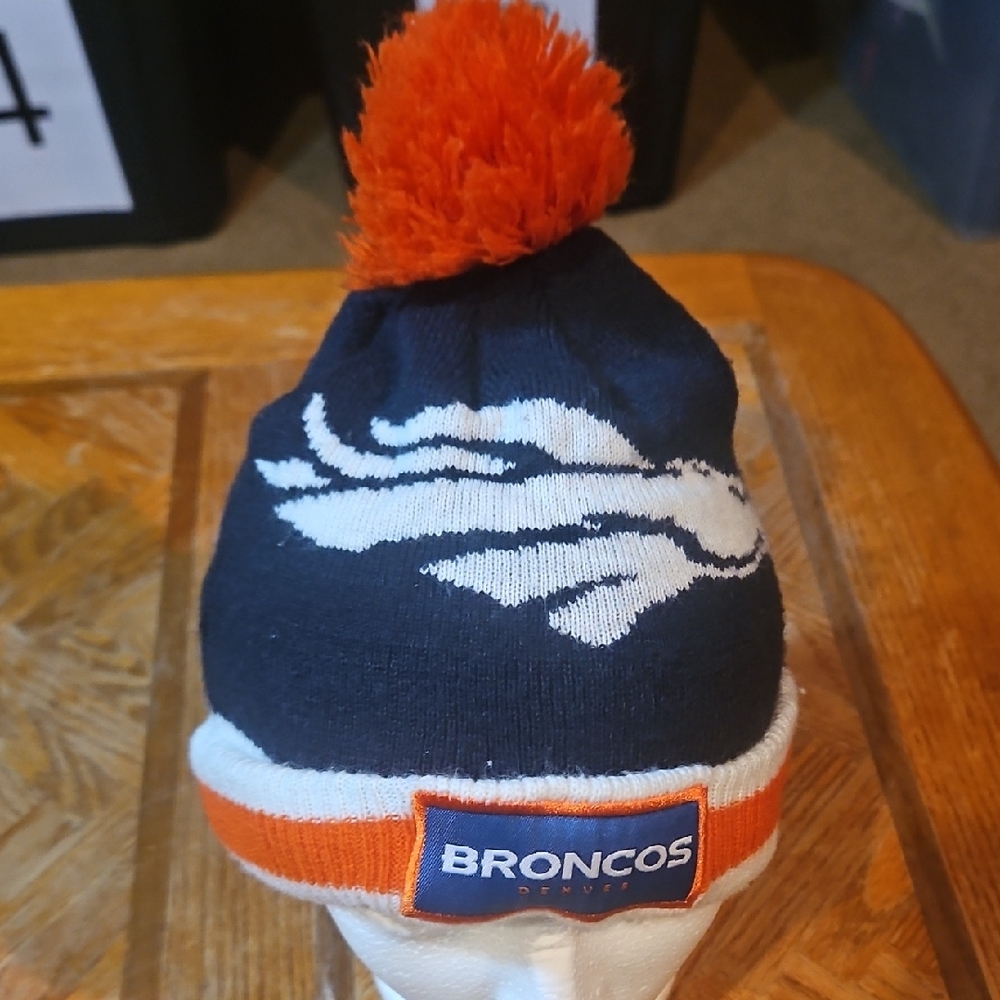 🌟3/$25🌟 NFL Budweiser Denver Broncos  Beanie with Pom